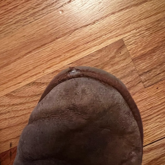 Uggs. Used. Flaws shown - Picture 3 of 5